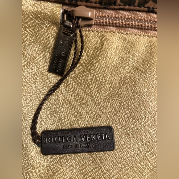 Bottega Veneta Leopard Print Handbag. made in Italy - Picture 8 of 10